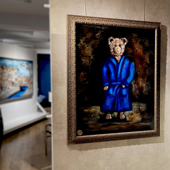 Oil painting - Rick Triest - 80x100 cm - Sir Bobby the Teddybear - Sir Bobby in Bathrobe - Lapiz Lazulli