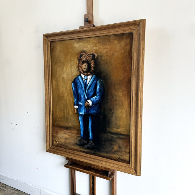 Painting - Rick Triest - 80x100 cm - Sir Bobby the Teddybear - Sir Bobby in his blue suit