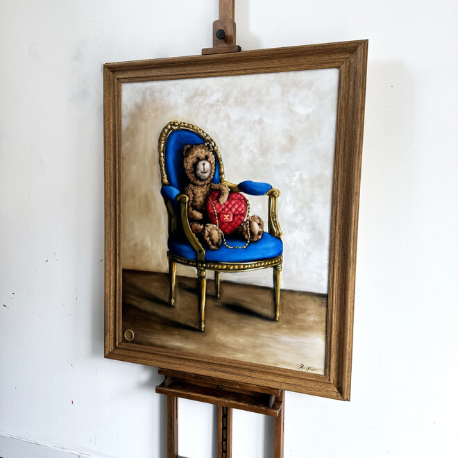 Oil Painting - Rick Triest - 80x100 cm - Sir Bobby the Teddybear - Lady Bobby  met haar Chanel heart bag