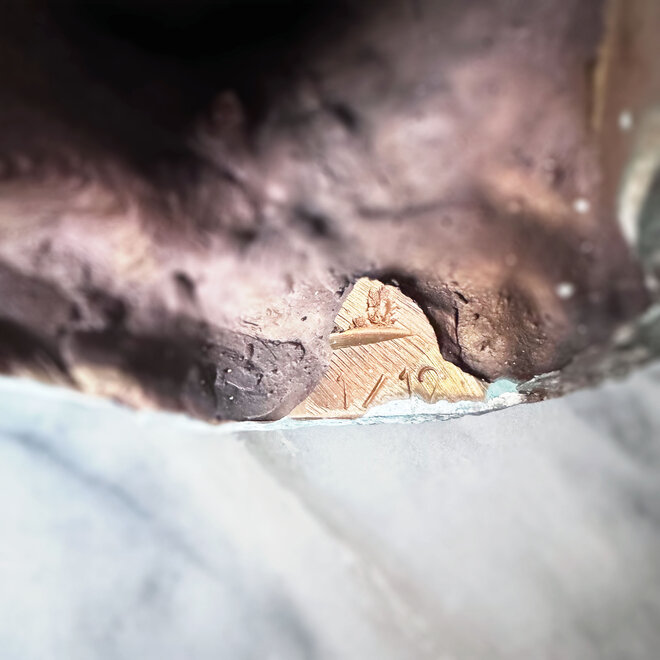 Sculpture -Rick Triest - Lady Bobby in Brons -White & Gold patina - 32cm