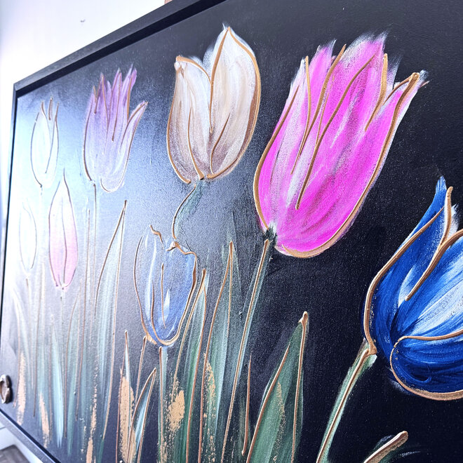 Schilderij - 80x120 cm - Rick Triest - kleurrijke tulpen - Black & Gold #2