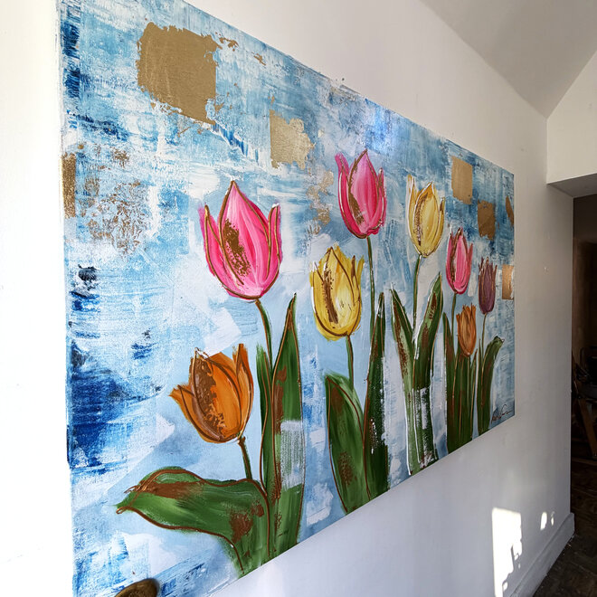 Schilderij - 100x150 cm - Rick Triest - Tulpenmanie - Compositie van tulpen met goud #12