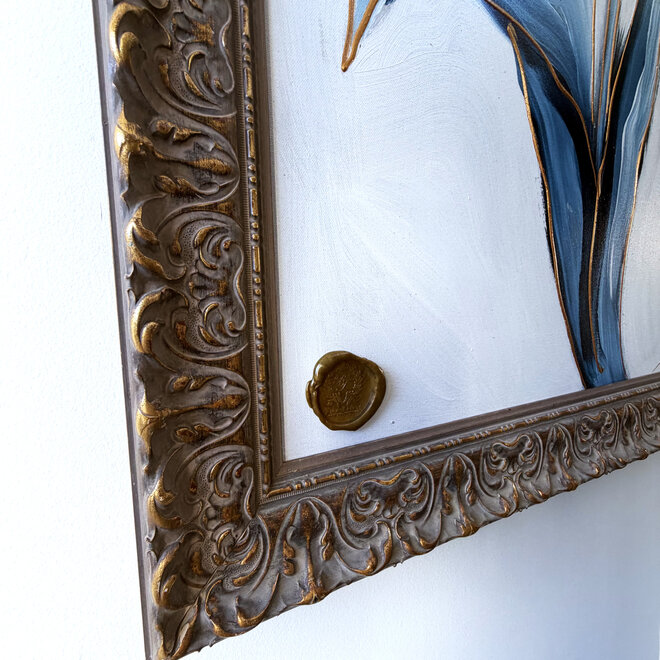 Schilderij - 80x120x2 cm - Rick Triest -  XL delft tulp - Blue and gold - #1 - inclusief lijst
