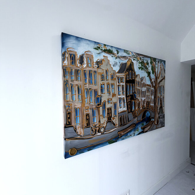 Schilderij- Rick Triest - 100x150 cm  - Amsterdam Signature Gold Series - Prinsengracht - Blue & Gold # 1255