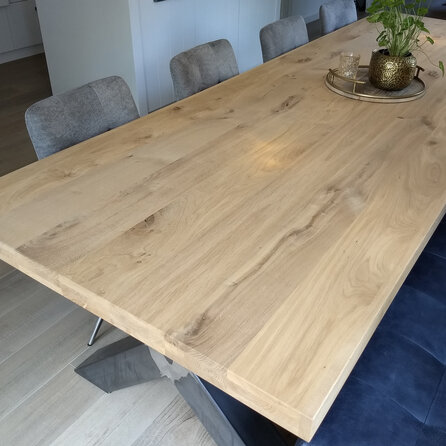 Eiken tafelblad - op maat - 6 cm dik - 3-laags opgedikt (hol) - rustiek eikenhout (B/C) - verlijmd, smalle lamel - 60 mm
