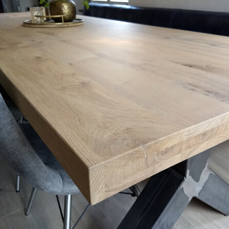 Eiken tafelblad - op maat - 6 cm dik - 3-laags opgedikt (hol) - rustiek eikenhout (B/C) - verlijmd, smalle lamel - 60 mm