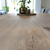Eiken tafelblad op maat - 2,7 cm dik (1-laag) - rustiek Europees eikenhout - met brede lamellen (circa 10-12 cm) - verlijmd kd 8-12% - 50-120x50-248 cm