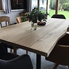 Eiken boomstam(rand) tafelblad - 4,5 cm dik (1-laag) - Diverse afmetingen - extra rustiek Europees eikenhout - GEBORSTELD +  V-GROEVEN met schorsrand / waankant - verlijmd kd 10-12%