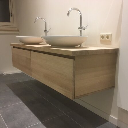 Eiken blad - inclusief uitsparing - op maat - 2 cm dik - foutvrij eikenhout (A/B) - verlijmd, smalle lamel - 20 mm