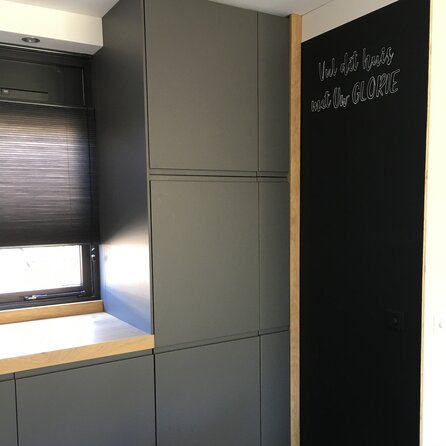 Eiken blad - op maat - 6 cm dik - 3-laags opgedikt (hol) - rustiek eikenhout (B/C) - verlijmd paneel, smalle lamel - 60 mm Eiken blad - op maat - 6 cm dik - 3-laags opgedikt (hol) - rustiek eikenhout (B/C) - verlijmd paneel, smalle lamel - 60 mm