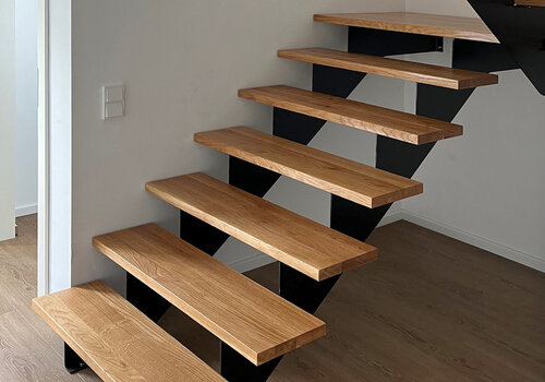 Traptrede Eiken traptreden bij EIKENvakman.nl - Praktische overzettreden (voor traprenovatie) & massieve rechte treden (voor open / zwevende trappen) - voordelig online!