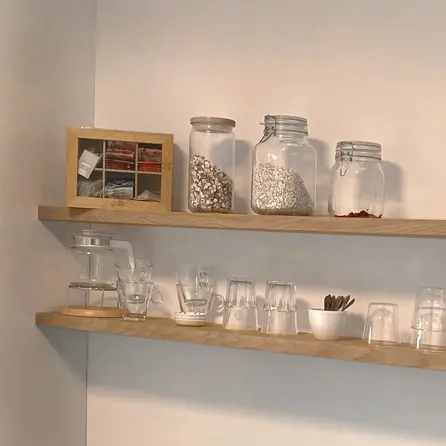 Eiken wandplank zwevend - op maat - 4 cm dik - foutvrij eikenhout (A/B) - incl. blinde plankdragers (onzichtbaar) - brede lamel (9-12 cm) - 40 mm