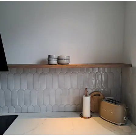 Eiken wandplank zwevend - op maat - 3 cm dik - rustiek eikenhout (B/C) - incl. blinde plankdragers (onzichtbaar) - 30 mm