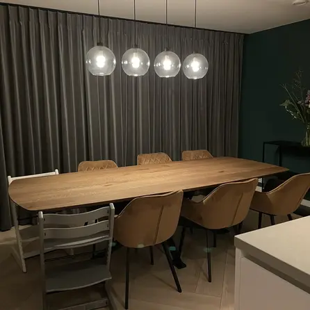 Eiken tafelblad - Deens ovaal met verjongde rand - 2,8 cm dik - rustiek eikenhout (B/C) - verlijmd, medium lamel - 28 mm Eiken tafelblad - Deens ovaal met verjongde rand - 2,8 cm dik - rustiek eikenhout (B/C) - verlijmd, medium lamel - 28 mm