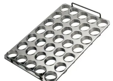Baking trays with shapes