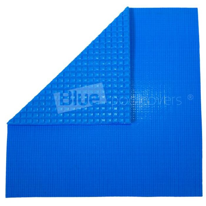 Blue poolcovers Blue poolcovers Spa 6 mm Blauw /m2. Maat afronden naar boven. Bij het afrekenen geeft U bij “Opmerking” de exacte maten door. (zie product omschrijving)