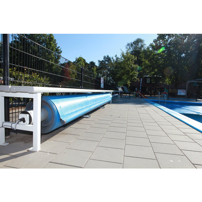 Blue poolcovers Oprolsysteem BP-D electric met Bank, prijs op aanvraag.