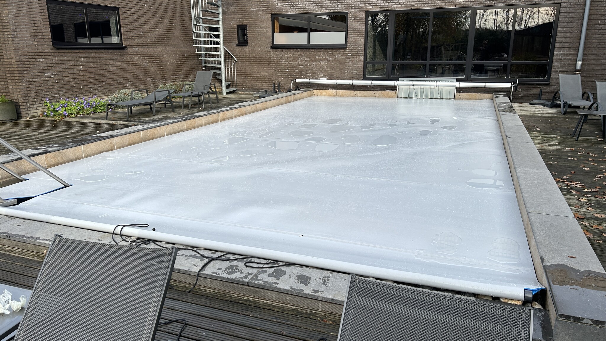 Blue poolcovers Blue Poolcover BASIC 6mm grijs bestellen? Lees de omschrijving hieronder voor extra uitleg.