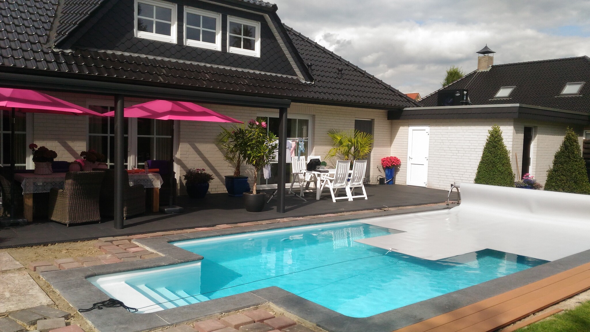 Blue poolcovers Blue Poolcover BASIC 6mm grijs bestellen? Lees de omschrijving hieronder voor extra uitleg.