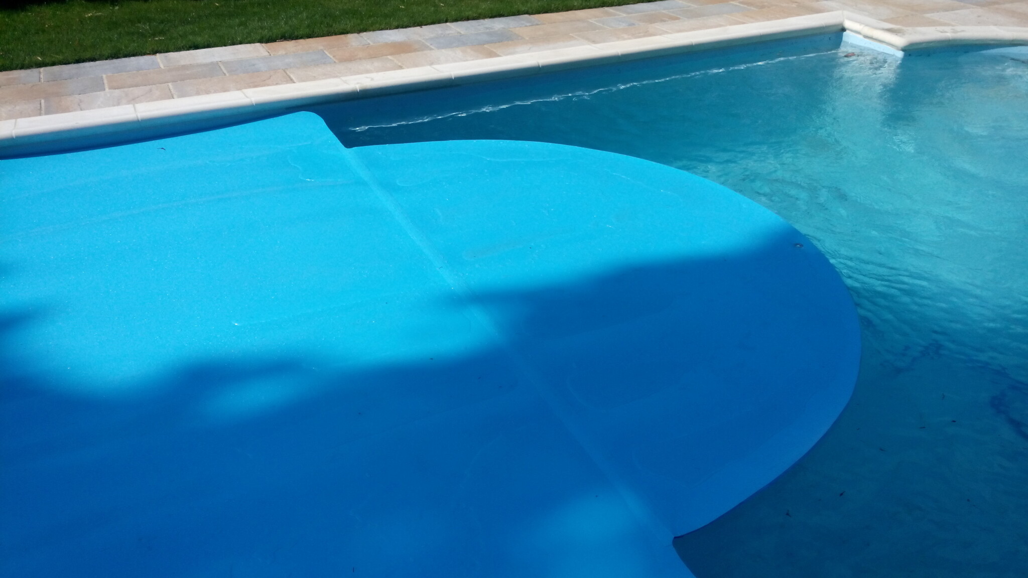 Blue poolcovers Premium Blue Poolcover 7mm Blauw bestellen? Lees de omschrijving hieronder voor extra uitleg.