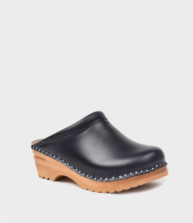 Good Guys Don't Wear Leather Rembrandt - Black vegan clogs