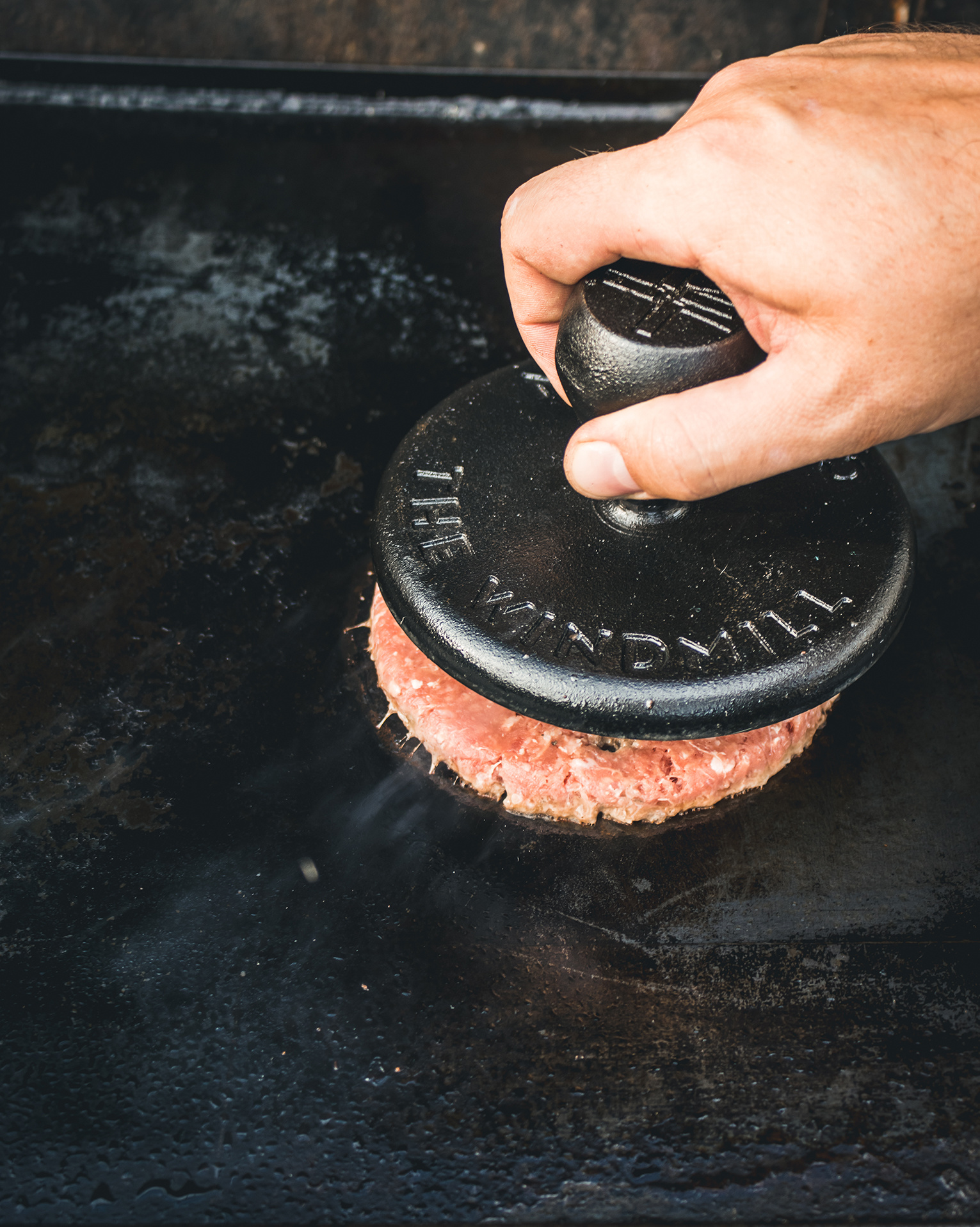 The Windmill Cast Iron Smashburger Hamburgerpresse