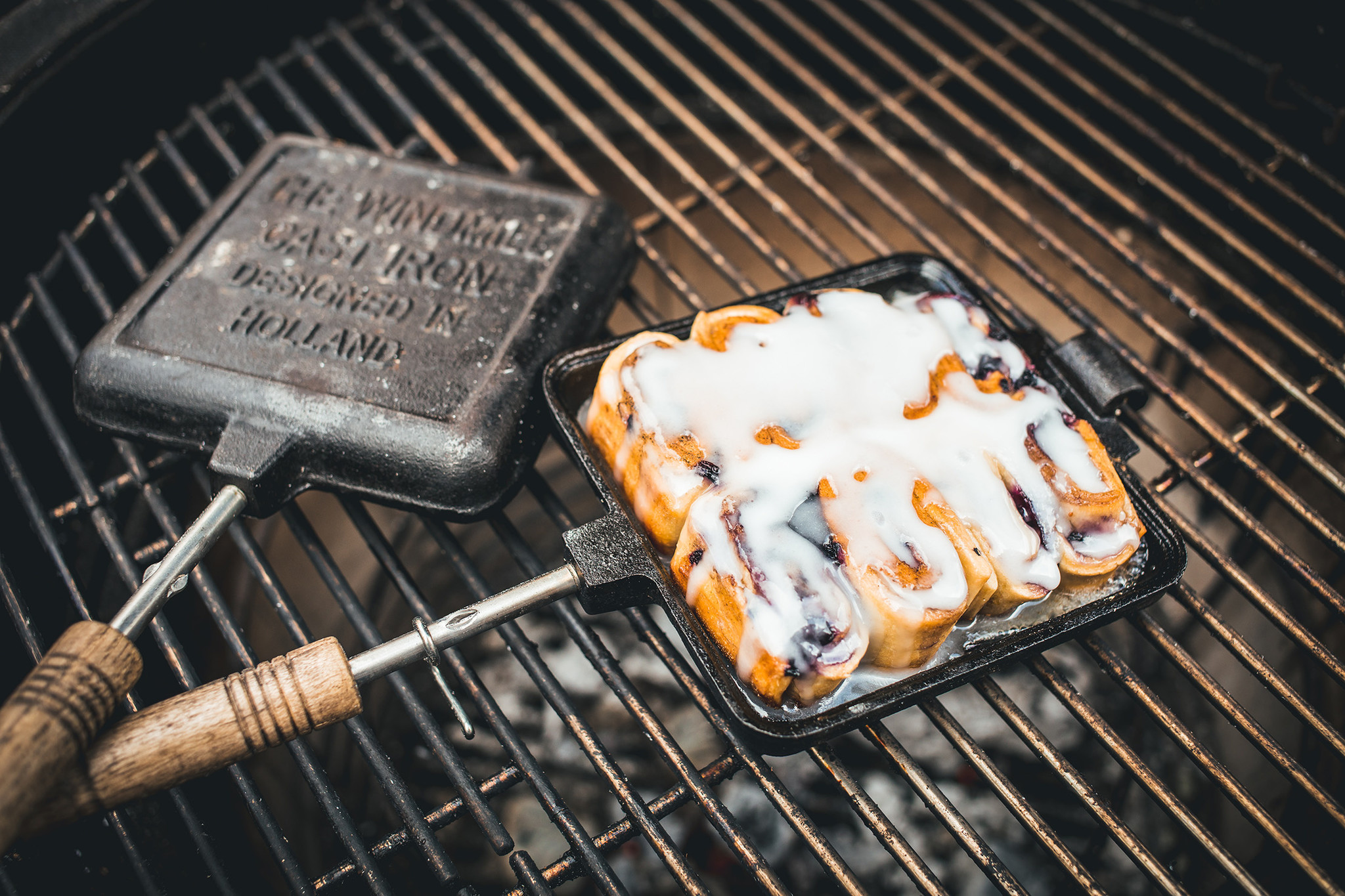 The Windmill Sandwich iron short handles