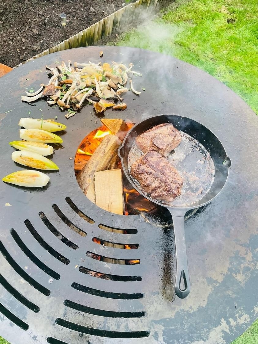 Köstliches Hirschfilet mit Pilzen und Chicorée