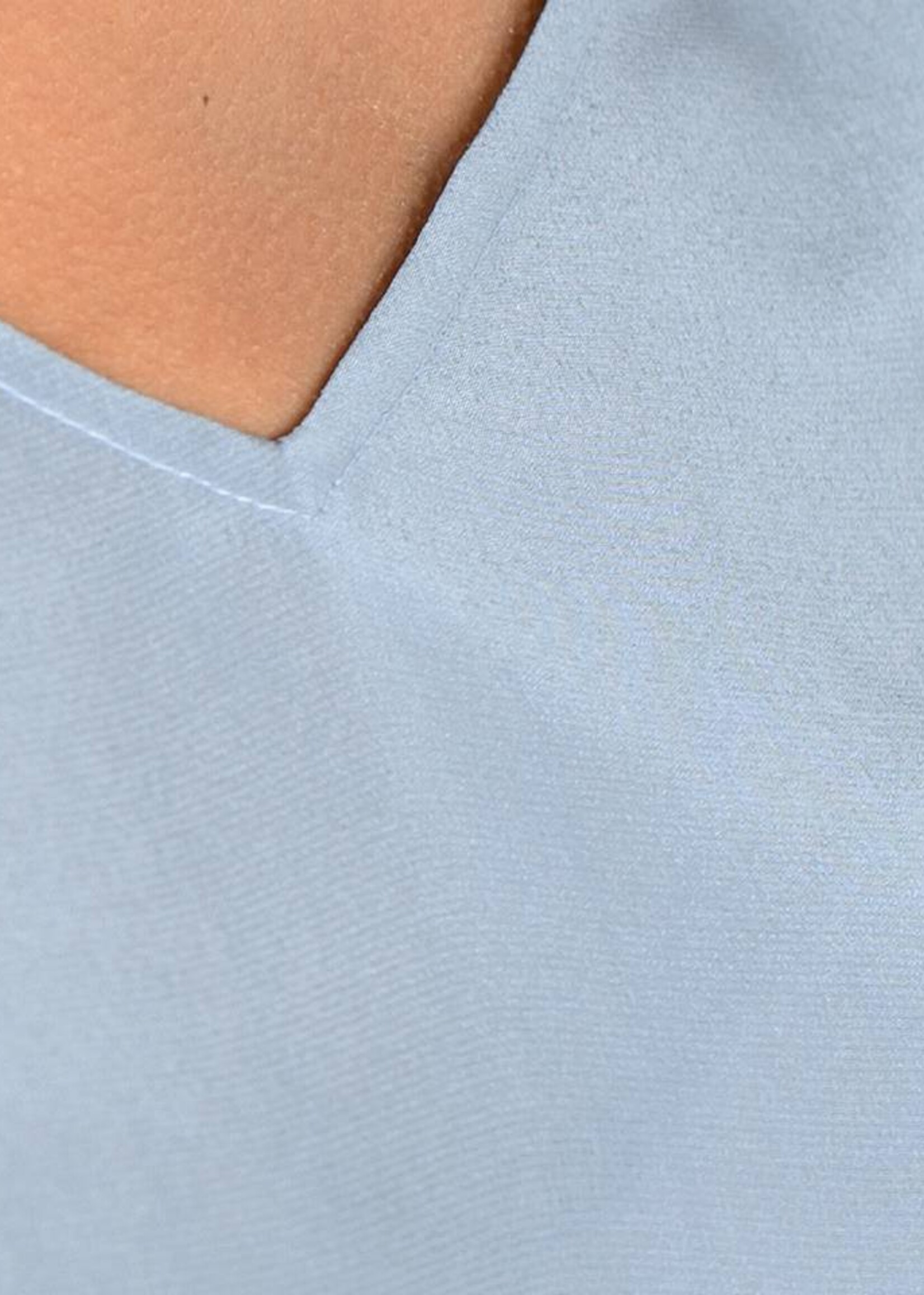 Long sleeved crepe de chine raglan shirt