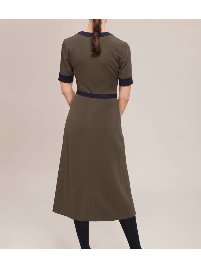 Short sleeved colourblock midi dress