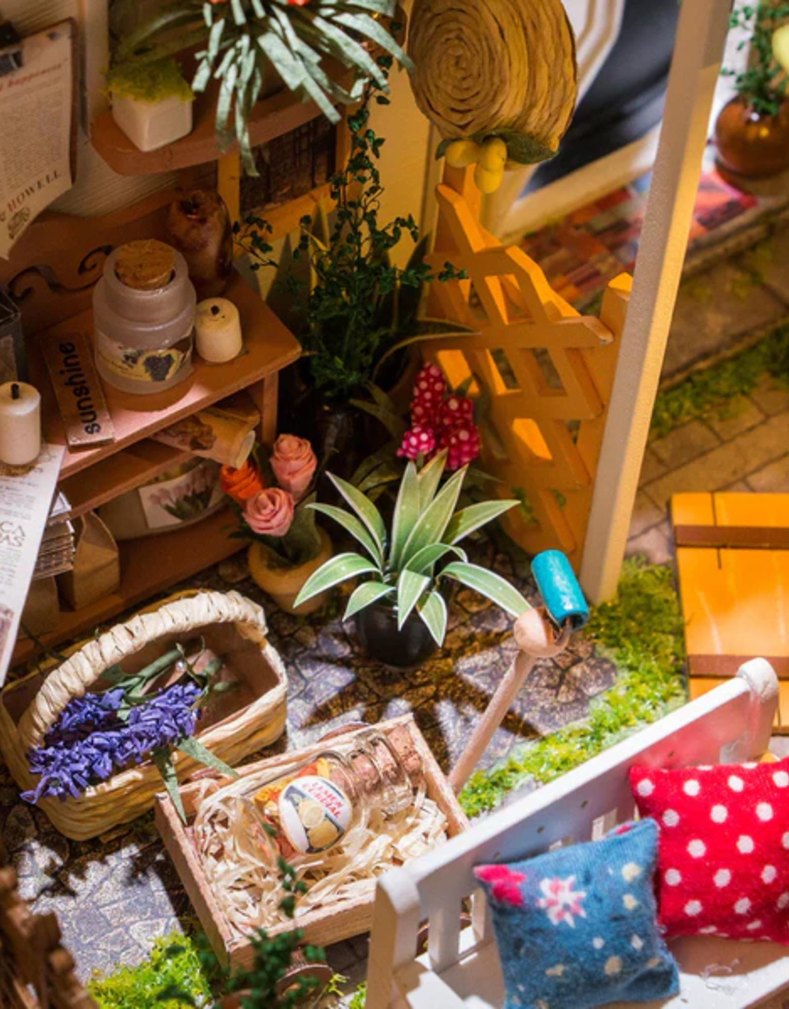 Robotime Miller's Flower House - Robotime