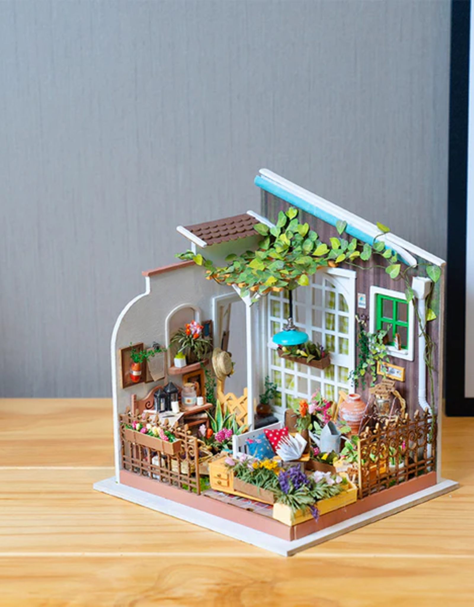 Robotime Miller's Flower House - Robotime