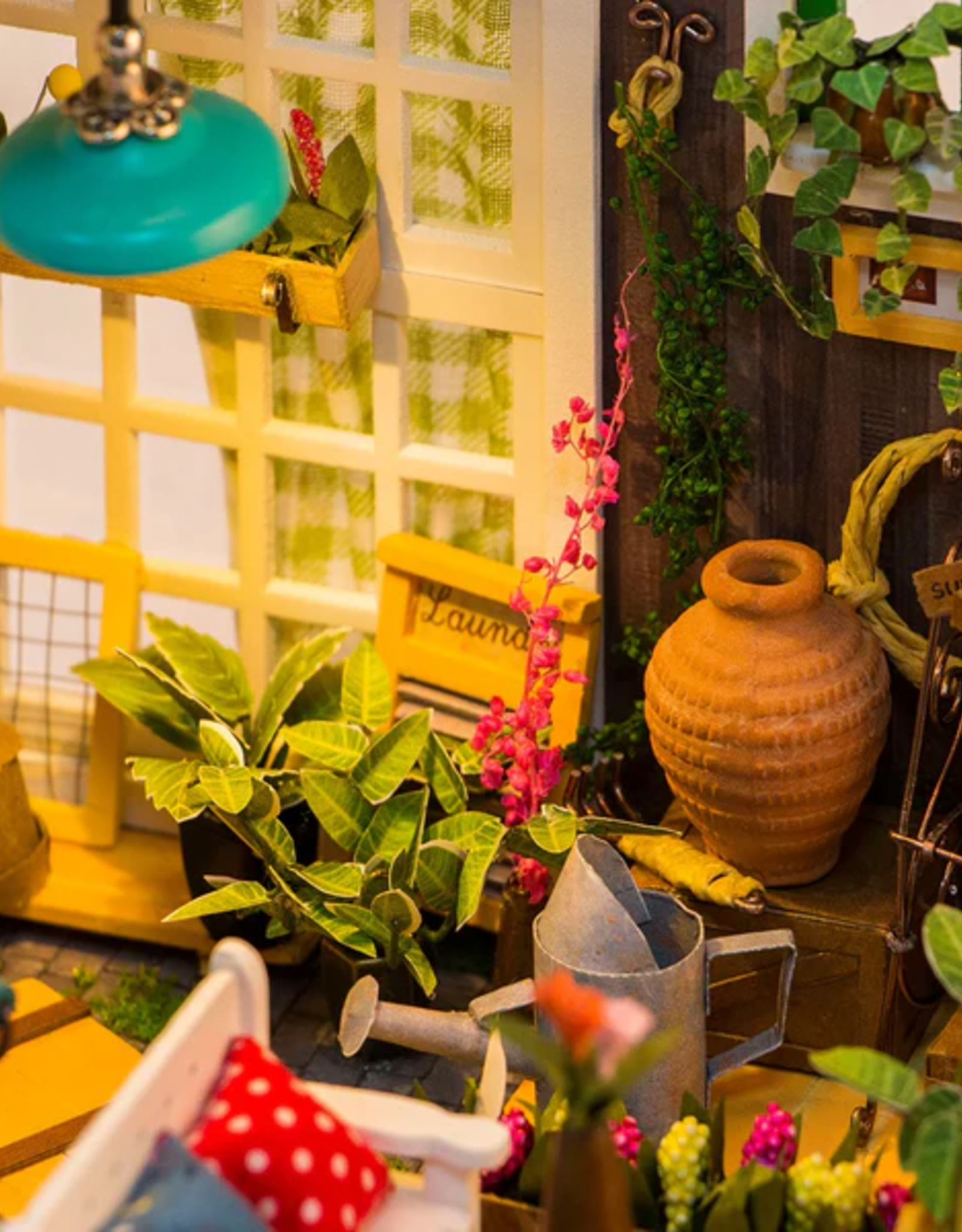 Robotime Miller's Flower House - Robotime