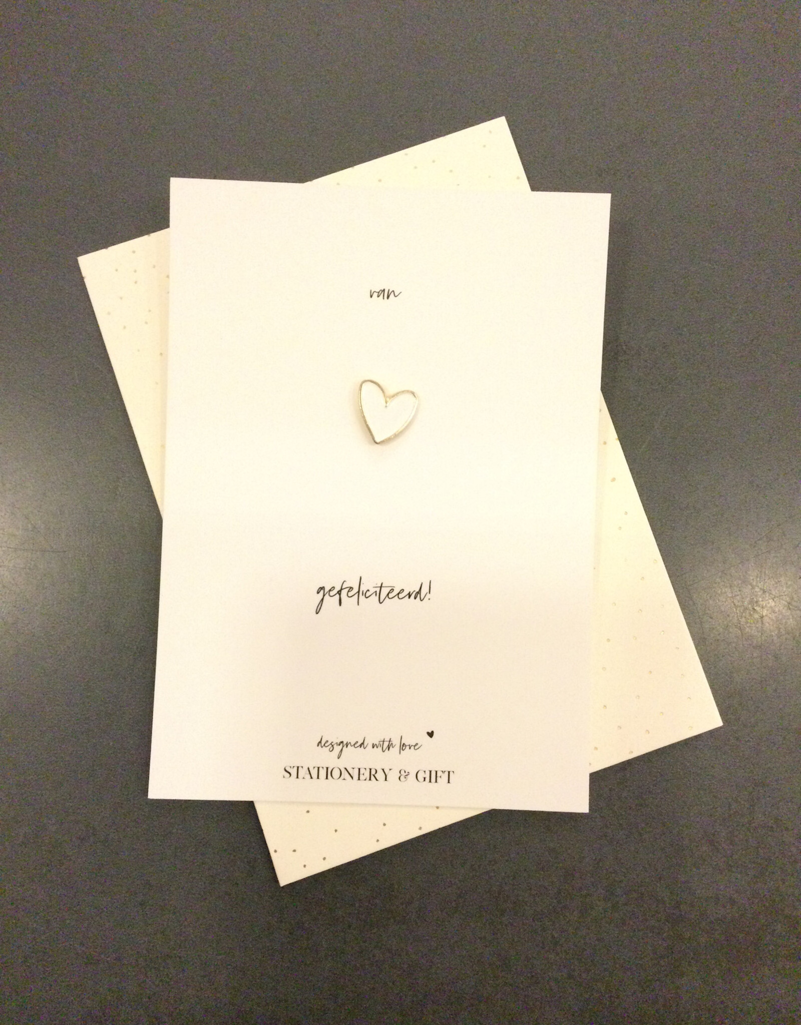 Pin "Van Harte Gefeliciteerd!" met hartje wit (incl envelop)