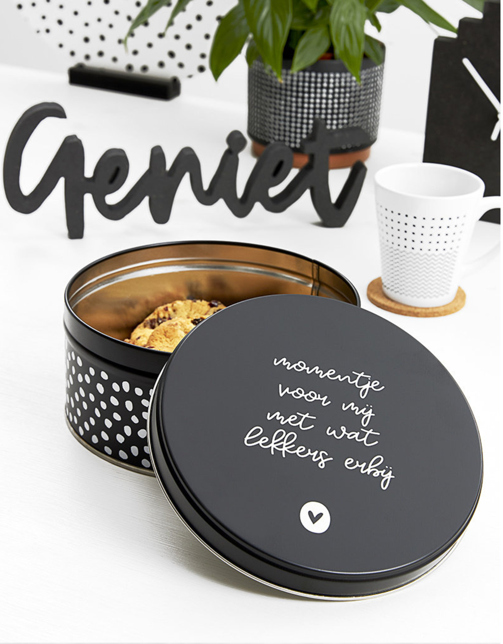 Zoedt Koektrommel zwart wit met tekst 'Momentje voor Mij met wat lekkers erbij' - Zoedt