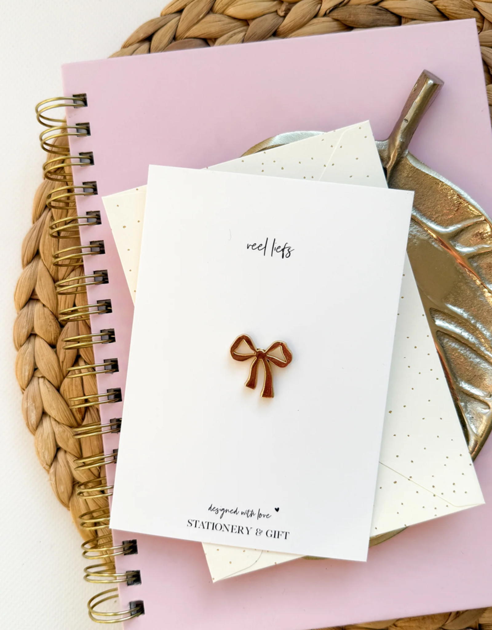 Pin "Veel Liefs" Strik (incl envelop)