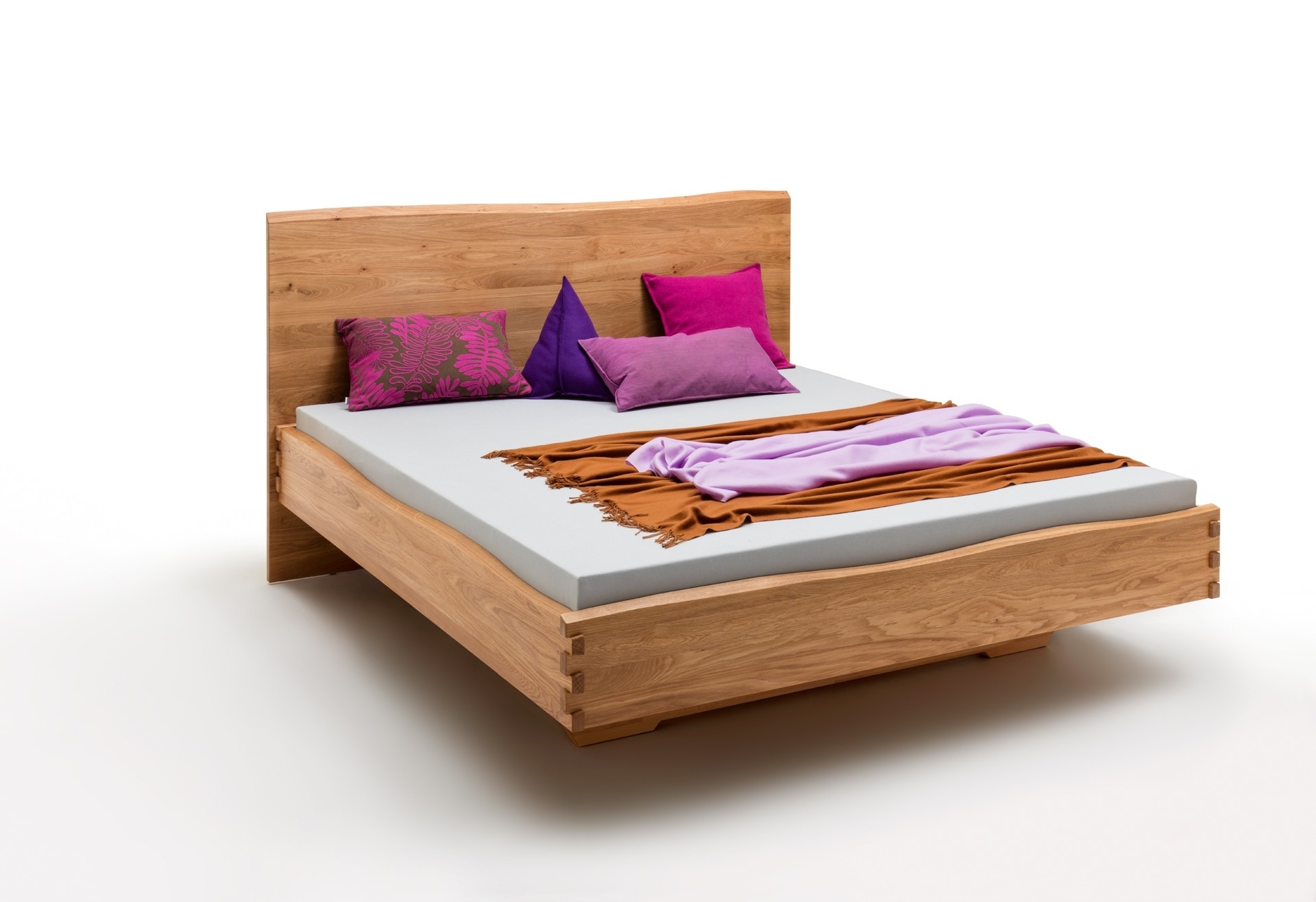 Berri Ontoegankelijk Schep Wild eiken bed in zwevende constructie 4.5 cm massief | Lelystad - Massief  Houten Bed