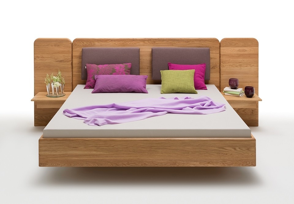 veteraan Menstruatie Eik Massief zwevend eiken houten bed met breed hoofdbord | Zutphen - Massief  Houten Bed