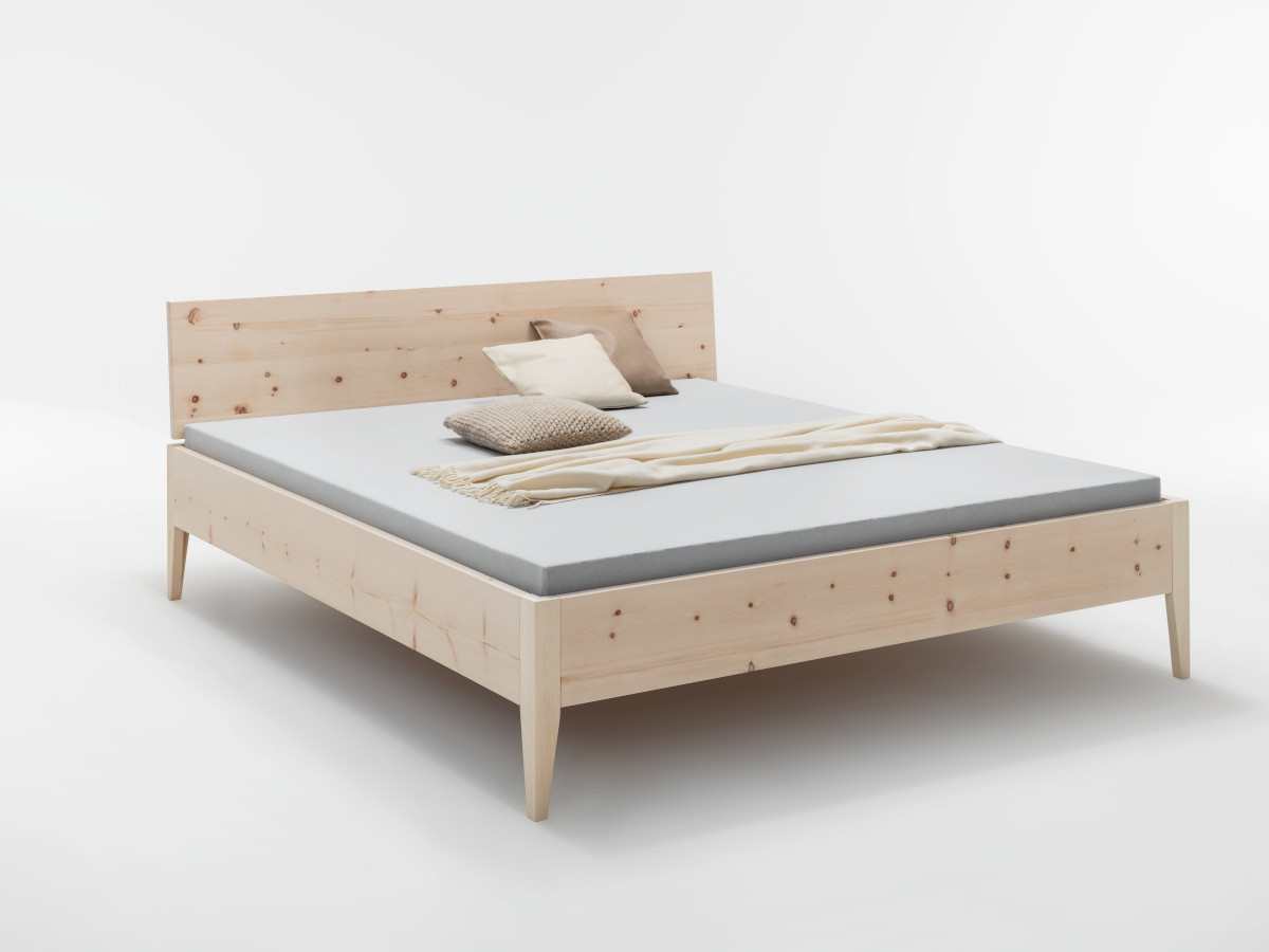 ontvangen Kunstmatig Knikken Elegant en minimalistisch zirben bed in Scandinavische stijl | Abisko -  Massief Houten Bed