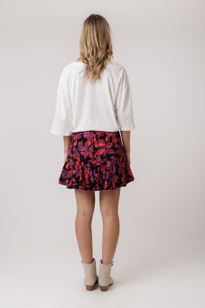 ALIX THE LABEL Knitted oversized v-neck T-shirt 012 Soft white