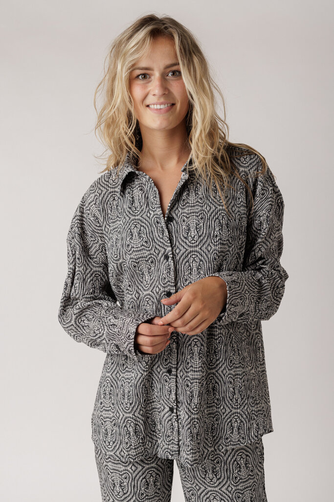 ALIX THE LABEL Knitted leopard crinkle blouse 998 Black/White