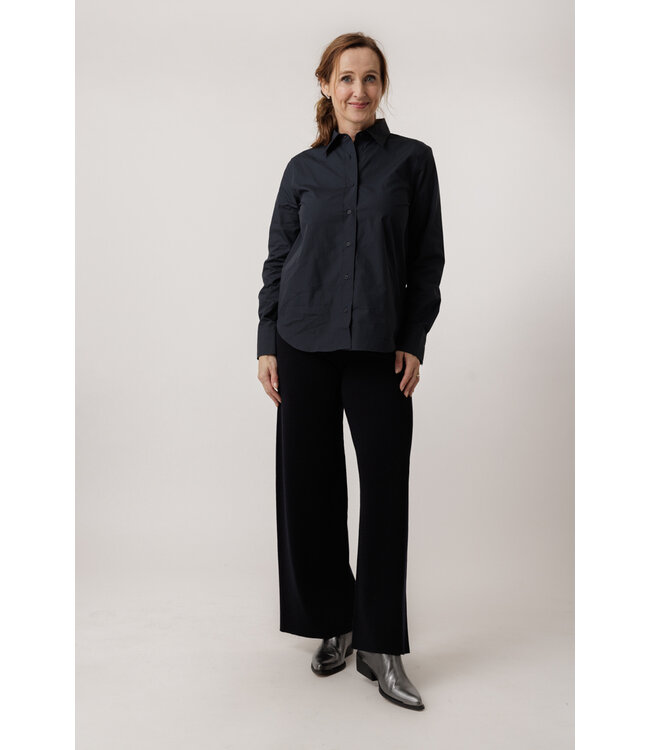 Closed C94217-25Z-22 568 Dark night