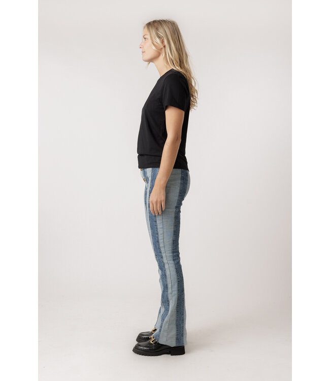 Second Female ELLO NEW TEE BLACK