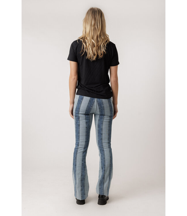 Second Female ELLO NEW TEE BLACK