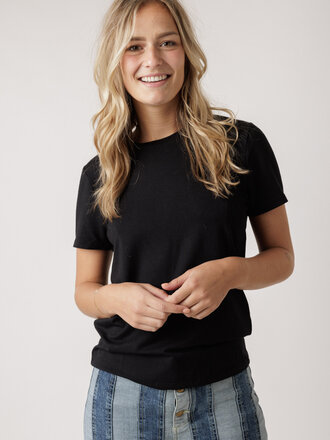 Second Female Second Female ELLO NEW TEE BLACK Second Female Second Female ELLO NEW TEE BLACK