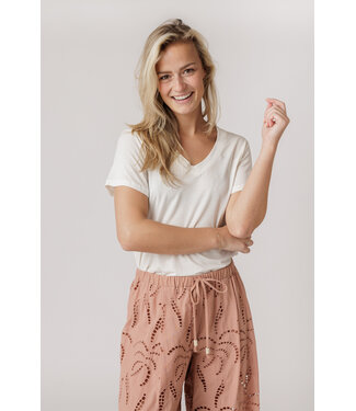 Basic Apparel BASIC APPAREL JOLINE V-NECK 003 OFF WHITE