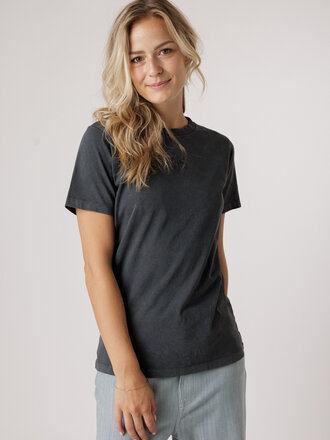 My Essential Wardrobe MY ESSENTIAL WARDROBE SEATTLE LOGO EMB. TEE 100089 DARK GREY RANDO