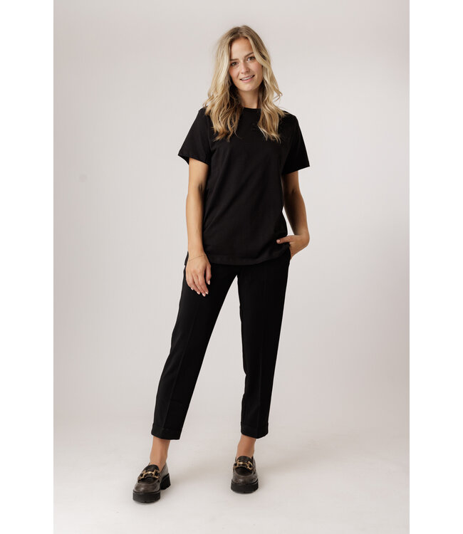 MY ESSENTIAL WARDROBE SEATTLE LOGO EMB. TEE 100031 BLACK