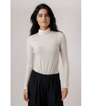 Basic Apparel BASIC APPAREL JOLINE T-NECK OFF WHITE