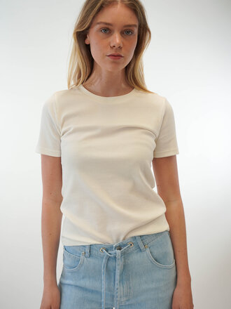 Basic Apparel BASIC APPAREL T-SHIRT